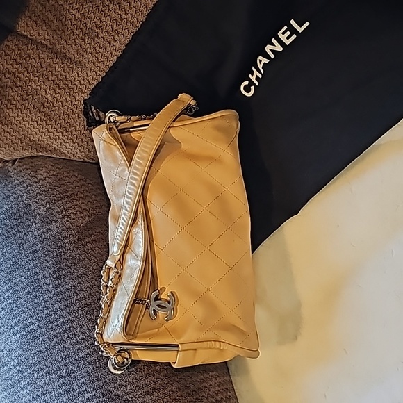 Chanel Ultimate Foldover Bag - Picture 2 of 16